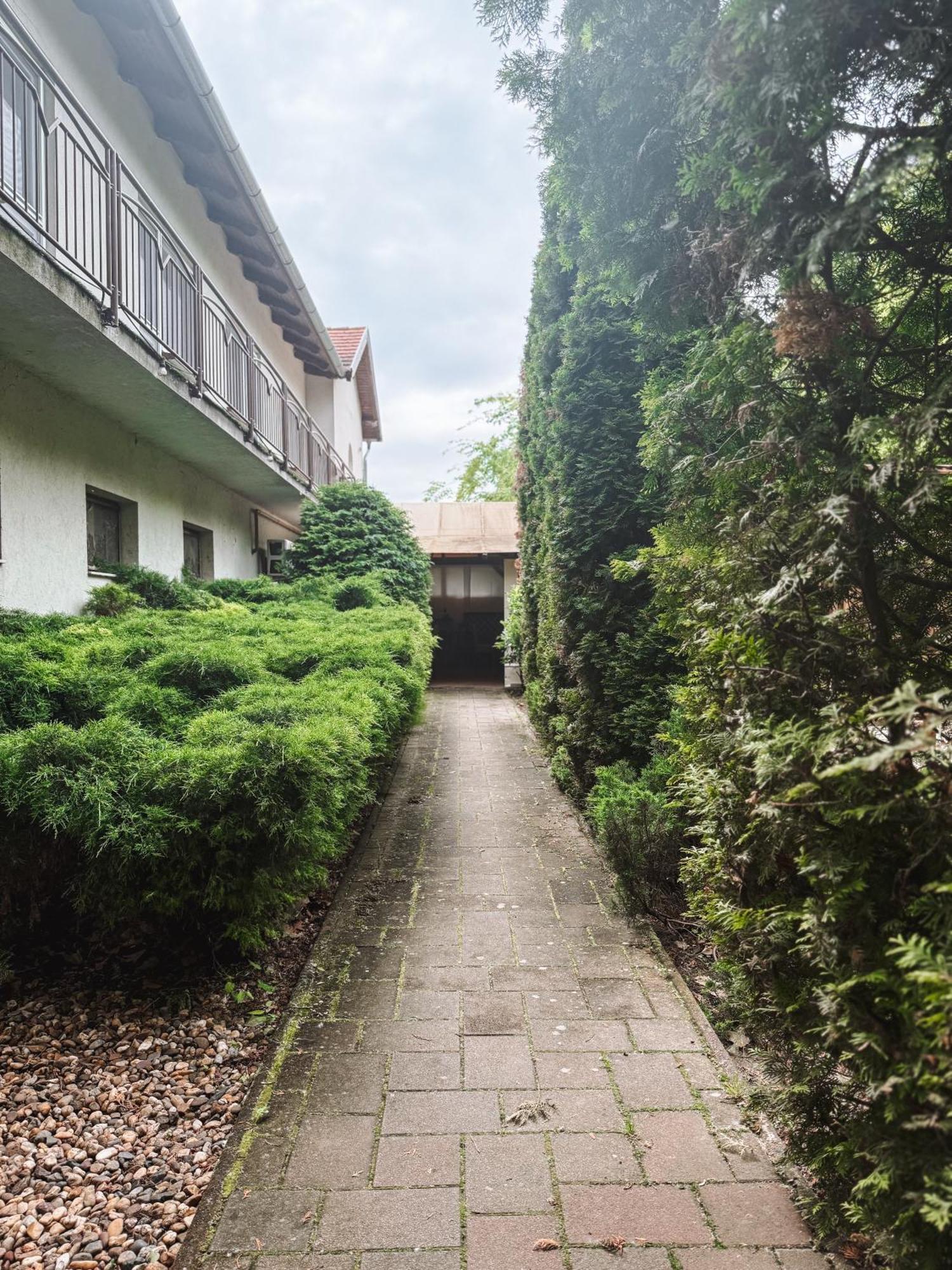 Sobri Halászcsárda és Panzió Baja Exterior foto