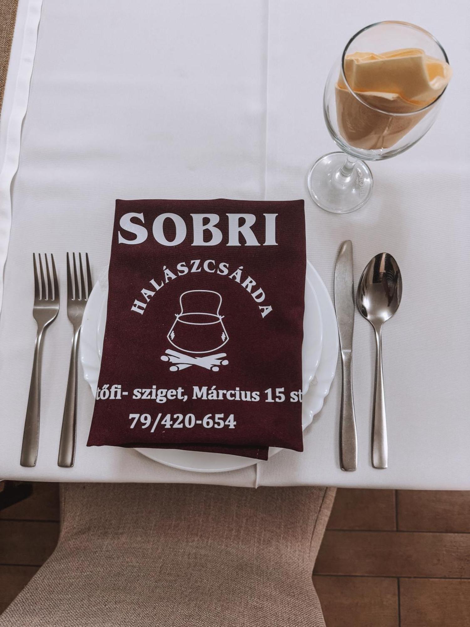 Sobri Halászcsárda és Panzió Baja Exterior foto