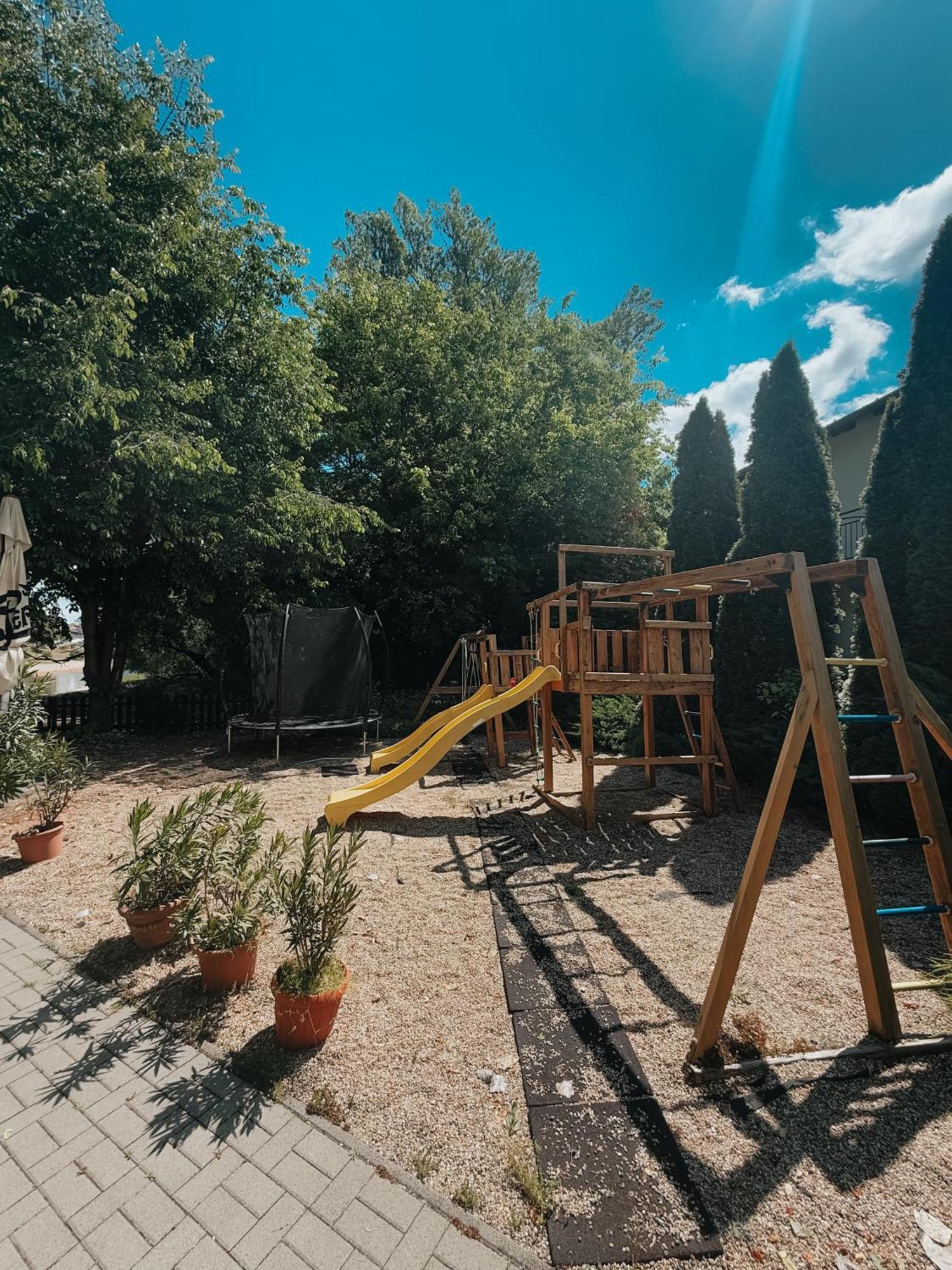 Sobri Halászcsárda és Panzió Baja Exterior foto